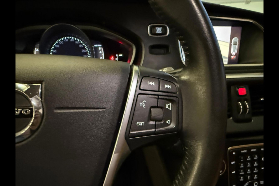 Volvo V40 Cross Country 1.5 T3 Polar+ Luxury Pano Stoel Verwarming 1 jaar bovag garantie