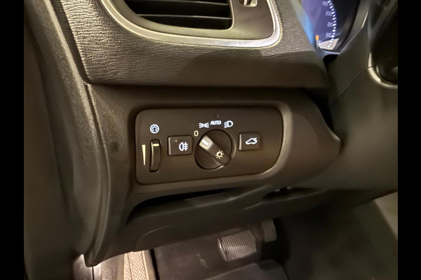 Volvo V40 Cross Country 1.5 T3 Polar+ Luxury Pano Stoel Verwarming 1 jaar bovag garantie