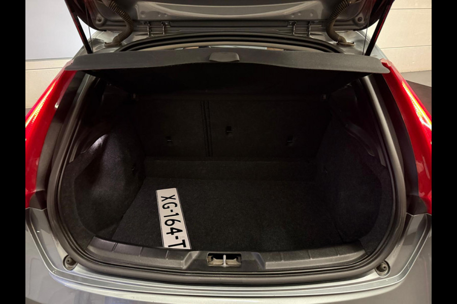 Volvo V40 Cross Country 1.5 T3 Polar+ Luxury Pano Stoel Verwarming 1 jaar bovag garantie