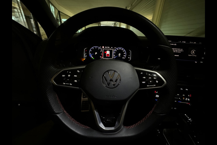 Volkswagen T-Roc 1.5 TSI R-Line Business+ Pano|IQ|Keyles|Cam