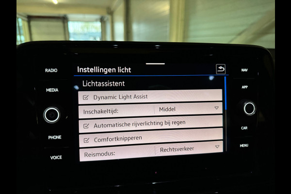 Volkswagen T-Roc 1.5 TSI R-Line Business+ Pano|IQ|Keyles|Cam