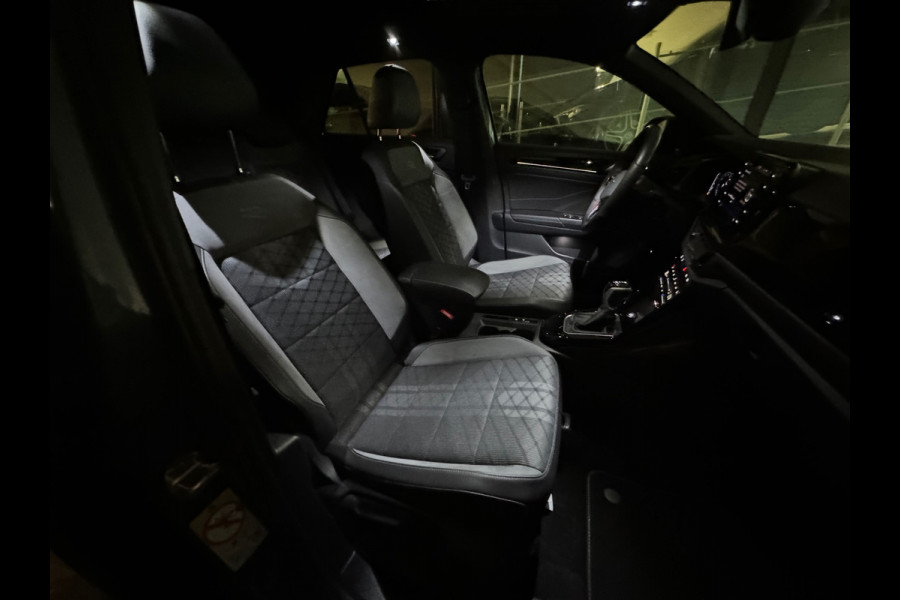 Volkswagen T-Roc 1.5 TSI R-Line Business+ Pano|IQ|Keyles|Cam