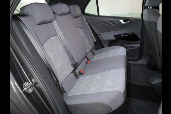 Volkswagen ID.3 First 58 kWh 93% SOH | 204 pk | Navigatie | Parkeersensoren | Adaptieve cruise control | Stoelverwarming | Apple Carplay/Android Auto |