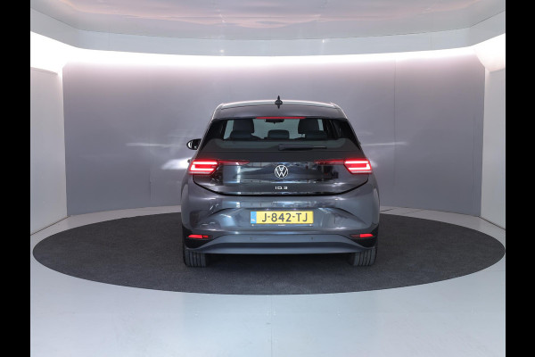 Volkswagen ID.3 First 58 kWh 93% SOH | 204 pk | Navigatie | Parkeersensoren | Adaptieve cruise control | Stoelverwarming | Apple Carplay/Android Auto |