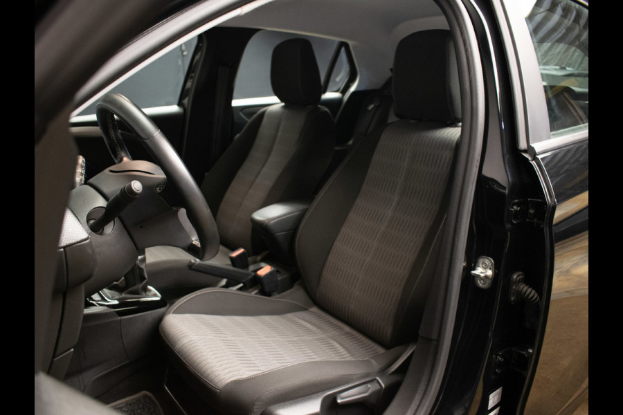 Opel Corsa 1.2 Edition Sport (APPLE CARPLAY,NAVI,PDC,CRUISE,ELEKTRISCHE RAMEN,LED,SPORTSTOELEN,LM VELGEN,NETTE STAAT)