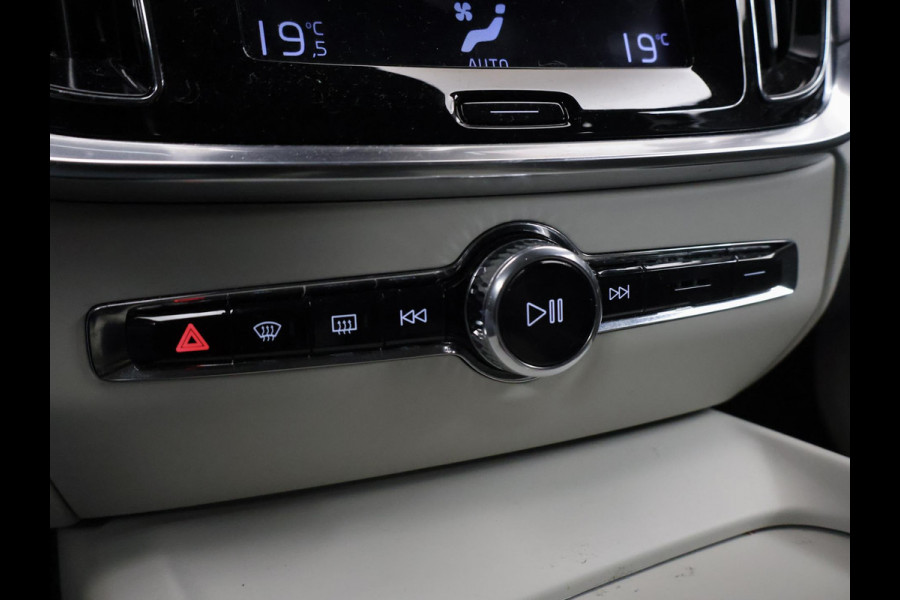 Volvo V60 2.0 T5 Sport (APPLE CARPLAY,NAVI,CAMERA,SPORTSTOELEN,LED,PDC,GETINT,NETTESTAAT)