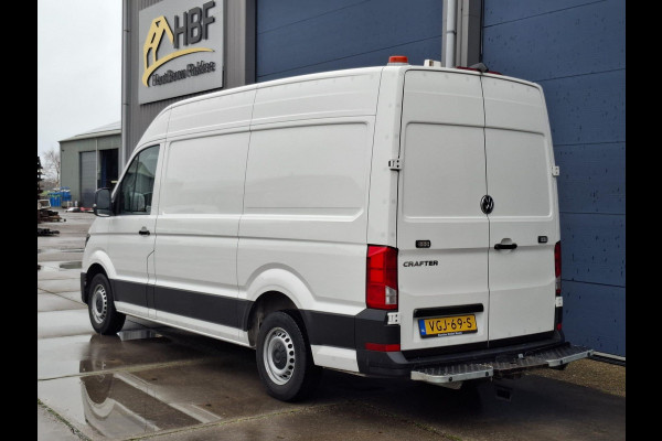 Volkswagen Crafter 35 2.0 TDI L3H3 Highline AUTOMAAT / STANDKACHEL / TREKHAAK / CARPLAY / NAVI