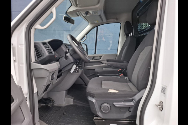 Volkswagen Crafter 35 2.0 TDI L3H3 Highline AUTOMAAT / STANDKACHEL / TREKHAAK / CARPLAY / NAVI