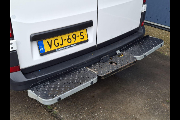 Volkswagen Crafter 35 2.0 TDI L3H3 Highline AUTOMAAT / STANDKACHEL / TREKHAAK / CARPLAY / NAVI