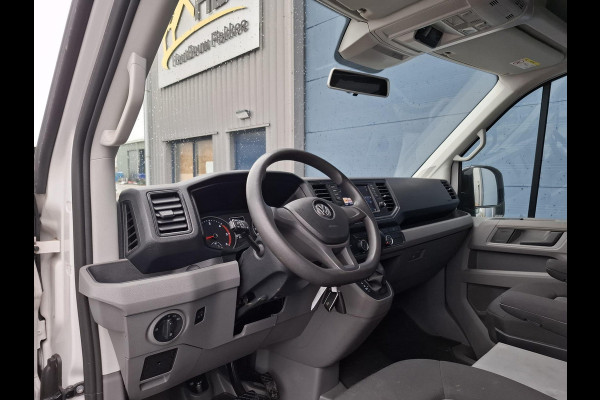 Volkswagen Crafter 35 2.0 TDI L3H3 Highline AUTOMAAT / STANDKACHEL / TREKHAAK / CARPLAY / NAVI
