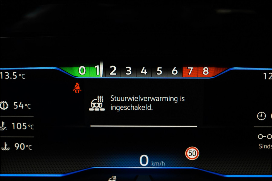 Volkswagen Golf 2.0 TSI R 4Motion Pano Performance Akra H&K ACC Camera Stuur & Stoelverw