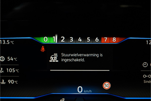 Volkswagen Golf 2.0 TSI R 4Motion Pano Performance Akra H&K ACC Camera Stuur & Stoelverw