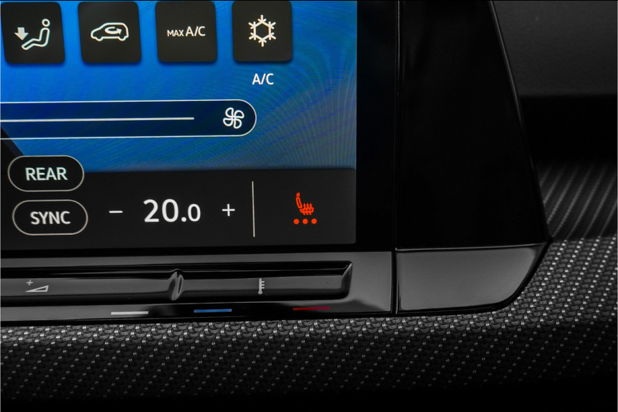 Volkswagen Golf 2.0 TSI R 4Motion Pano Performance Akra H&K ACC Camera Stuur & Stoelverw