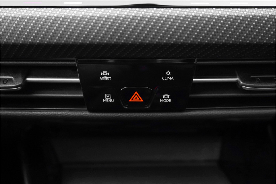 Volkswagen Golf 2.0 TSI R 4Motion Pano Performance Akra H&K ACC Camera Stuur & Stoelverw