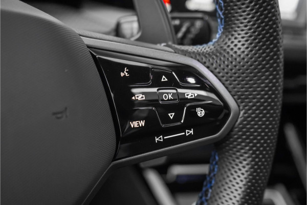 Volkswagen Golf 2.0 TSI R 4Motion Pano Performance Akra H&K ACC Camera Stuur & Stoelverw