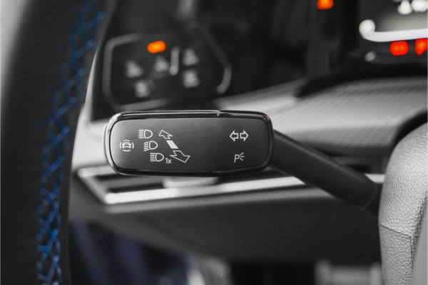 Volkswagen Golf 2.0 TSI R 4Motion Pano Performance Akra H&K ACC Camera Stuur & Stoelverw