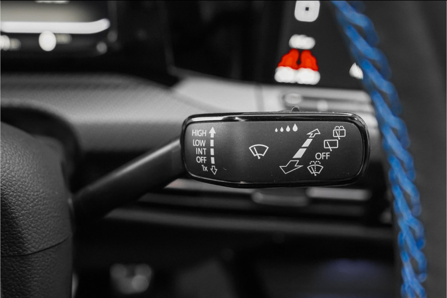 Volkswagen Golf 2.0 TSI R 4Motion Pano Performance Akra H&K ACC Camera Stuur & Stoelverw