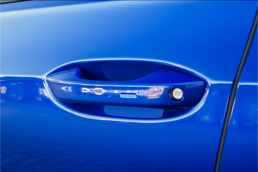 Volkswagen Golf 2.0 TSI R 4Motion Pano Performance Akra H&K ACC Camera Stuur & Stoelverw