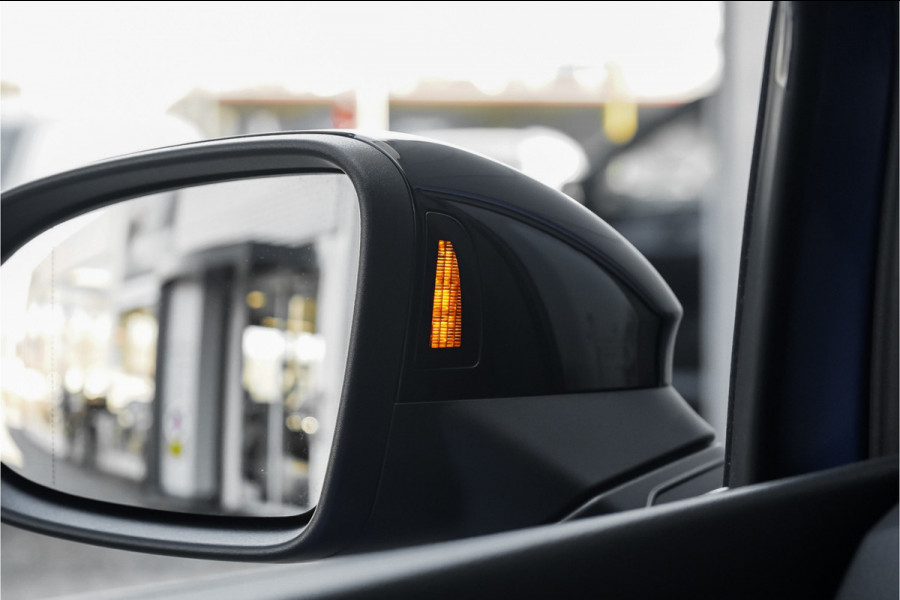 Volkswagen Golf 2.0 TSI R 4Motion Pano Performance Akra H&K ACC Camera Stuur & Stoelverw