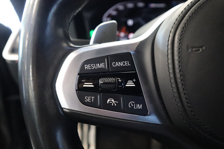 BMW 4 Serie Cabrio M440i xDrive High-Executive 374PK Individueel-lak Navigatie  Volleder 19LMV Head up