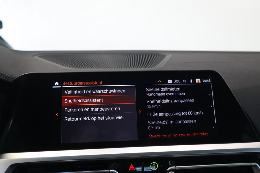 BMW 4 Serie Cabrio M440i xDrive High-Executive 374PK Individueel-lak Navigatie  Volleder 19LMV Head up