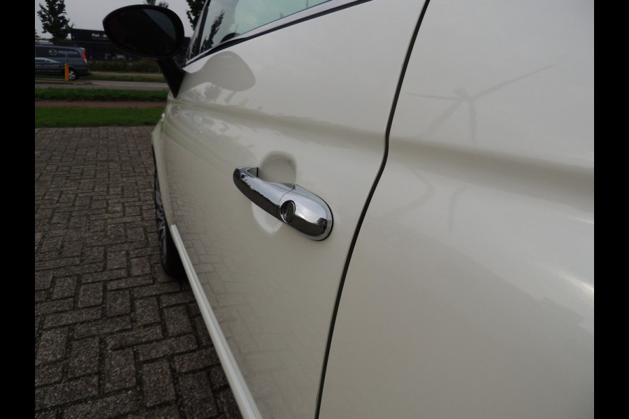 Fiat 500 TwinAir Turbo Lounge 81PK | 16" velgen | Navigatie | Cruise Controle | Parkeersensoren