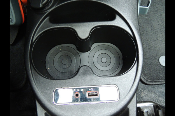 Fiat 500 TwinAir Turbo Lounge 81PK | 16" velgen | Navigatie | Cruise Controle | Parkeersensoren