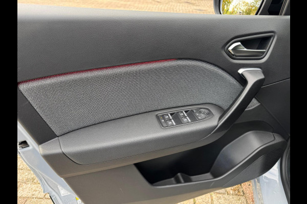 Renault Captur TCe 90 Techno Nieuw model! / Camera / P-sensoren / AppleCarPlay & Android Auto / Speciale kleur