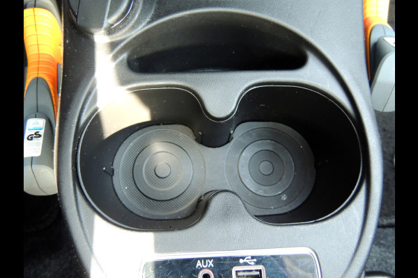 Fiat 500 TwinAir Turbo Lounge 81PK | 16" velgen | Navigatie | Cruise Controle | Parkeersensoren