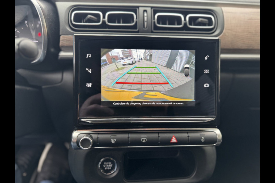 Citroën C3 1.2 PureTech Shine - Navigatie / Apple CarPlay I Airco I PDC I LED I Sport velgen I Veiligheids pakket I Dealer onderh.
