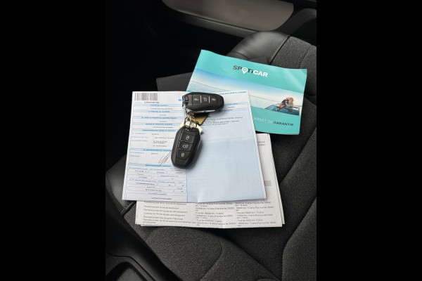 Citroën C3 1.2 PureTech Shine - Navigatie / Apple CarPlay I Airco I PDC I LED I Sport velgen I Veiligheids pakket I Dealer onderh.