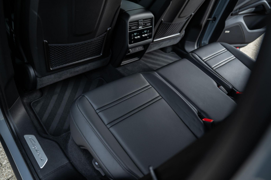 Porsche Cayenne 3.0 E-Hybrid Sport-Design Sportuitlaat Nwpr. 176k