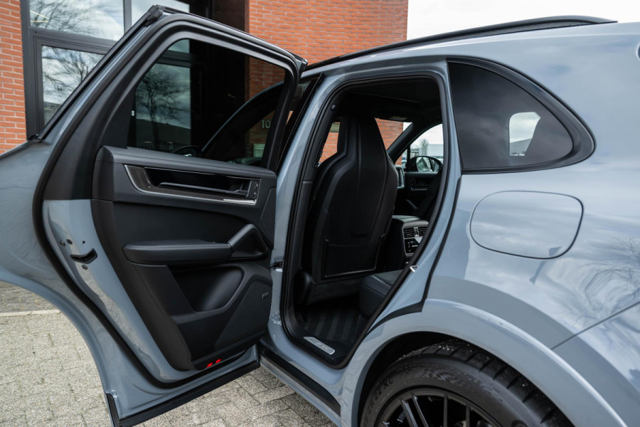Porsche Cayenne 3.0 E-Hybrid Sport-Design Sportuitlaat Nwpr. 176k