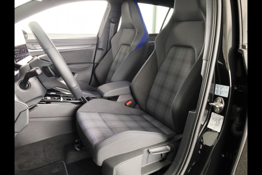 Volkswagen Golf 1.5 eHybrid GTE 272 pk Automaat (DSG) | Verlengde garantie | Navigatie | Trekhaak (wegklapbaar) | Parkeersensoren | Achteruitrijcamera | Stoelverwarming | Head-up display |