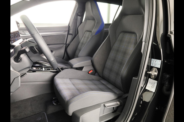 Volkswagen Golf 1.5 eHybrid GTE 272 pk Automaat (DSG) | Verlengde garantie | Navigatie | Trekhaak (wegklapbaar) | Parkeersensoren | Achteruitrijcamera | Stoelverwarming | Head-up display |