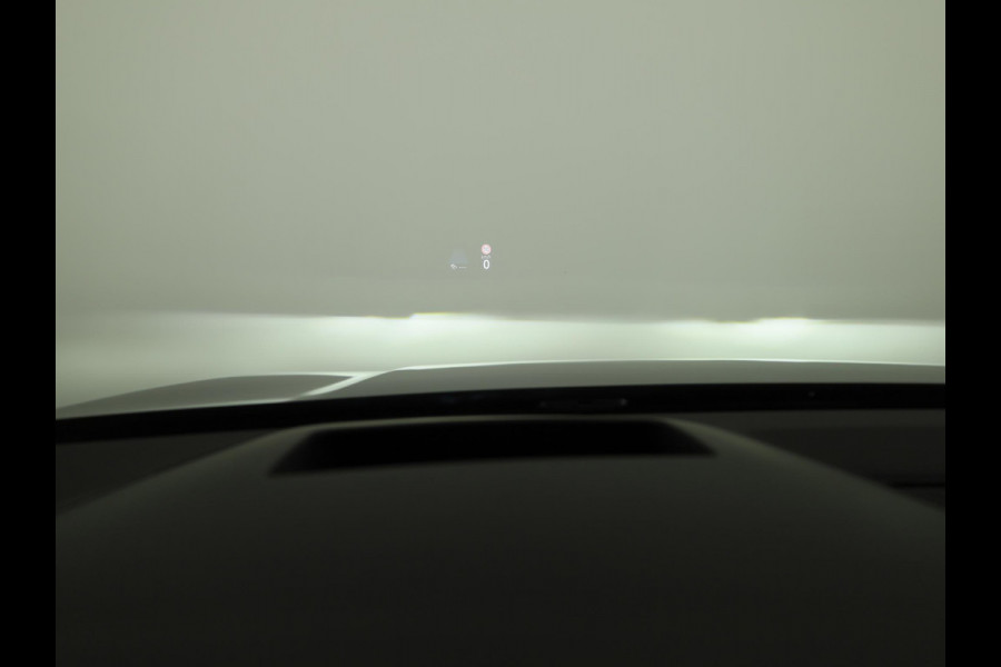 Volkswagen Golf 1.5 eHybrid GTE 272 pk Automaat (DSG) | Verlengde garantie | Navigatie | Trekhaak (wegklapbaar) | Parkeersensoren | Achteruitrijcamera | Stoelverwarming | Head-up display |