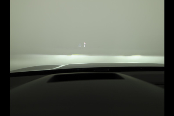 Volkswagen Golf 1.5 eHybrid GTE 272 pk Automaat (DSG) | Verlengde garantie | Navigatie | Trekhaak (wegklapbaar) | Parkeersensoren | Achteruitrijcamera | Stoelverwarming | Head-up display |