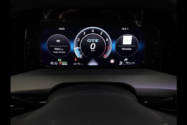 Volkswagen Golf 1.5 eHybrid GTE 272 pk Automaat (DSG) | Verlengde garantie | Navigatie | Trekhaak (wegklapbaar) | Parkeersensoren | Achteruitrijcamera | Stoelverwarming | Head-up display |