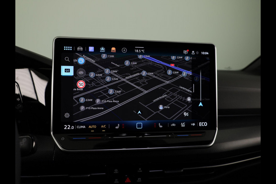 Volkswagen Golf 1.5 eHybrid GTE 272 pk Automaat (DSG) | Verlengde garantie | Navigatie | Trekhaak (wegklapbaar) | Parkeersensoren | Achteruitrijcamera | Stoelverwarming | Head-up display |