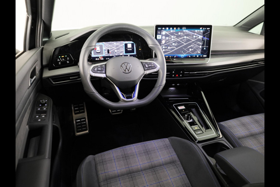 Volkswagen Golf 1.5 eHybrid GTE 272 pk Automaat (DSG) | Verlengde garantie | Navigatie | Trekhaak (wegklapbaar) | Parkeersensoren | Achteruitrijcamera | Stoelverwarming | Head-up display |