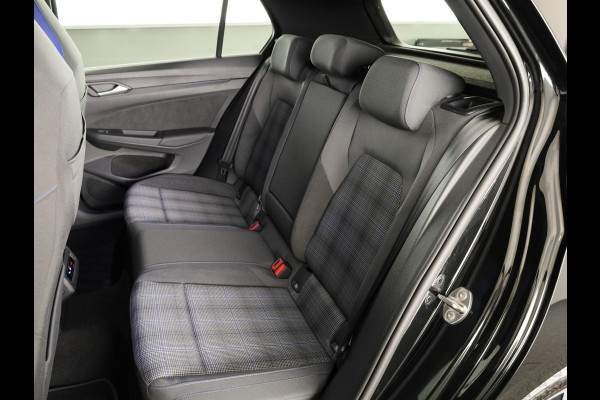 Volkswagen Golf 1.5 eHybrid GTE 272 pk Automaat (DSG) | Verlengde garantie | Navigatie | Trekhaak (wegklapbaar) | Parkeersensoren | Achteruitrijcamera | Stoelverwarming | Head-up display |