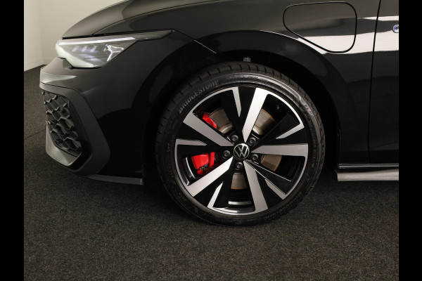 Volkswagen Golf 1.5 eHybrid GTE 272 pk Automaat (DSG) | Verlengde garantie | Navigatie | Trekhaak (wegklapbaar) | Parkeersensoren | Achteruitrijcamera | Stoelverwarming | Head-up display |