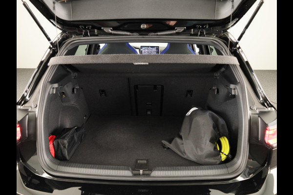 Volkswagen Golf 1.5 eHybrid GTE 272 pk Automaat (DSG) | Verlengde garantie | Navigatie | Trekhaak (wegklapbaar) | Parkeersensoren | Achteruitrijcamera | Stoelverwarming | Head-up display |