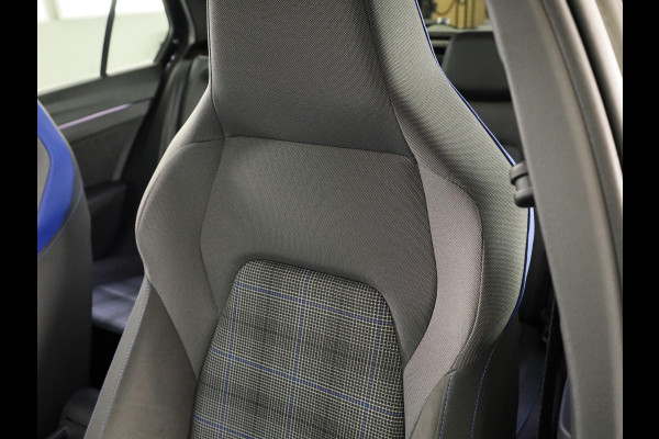 Volkswagen Golf 1.5 eHybrid GTE 272 pk Automaat (DSG) | Verlengde garantie | Navigatie | Trekhaak (wegklapbaar) | Parkeersensoren | Achteruitrijcamera | Stoelverwarming | Head-up display |