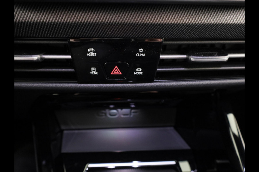 Volkswagen Golf 1.5 eHybrid GTE 272 pk Automaat (DSG) | Verlengde garantie | Navigatie | Trekhaak (wegklapbaar) | Parkeersensoren | Achteruitrijcamera | Stoelverwarming | Head-up display |