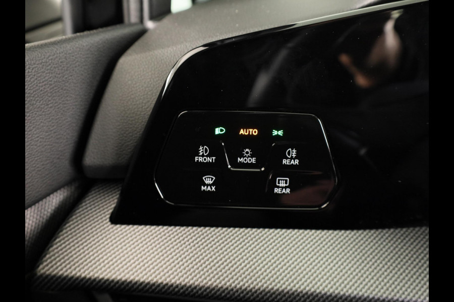 Volkswagen Golf 1.5 eHybrid GTE 272 pk Automaat (DSG) | Verlengde garantie | Navigatie | Trekhaak (wegklapbaar) | Parkeersensoren | Achteruitrijcamera | Stoelverwarming | Head-up display |