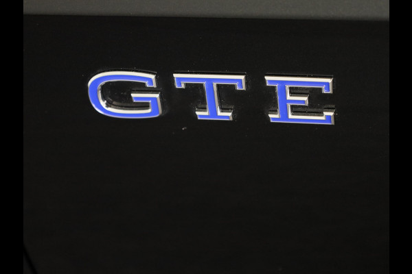 Volkswagen Golf 1.5 eHybrid GTE 272 pk Automaat (DSG) | Verlengde garantie | Navigatie | Trekhaak (wegklapbaar) | Parkeersensoren | Achteruitrijcamera | Stoelverwarming | Head-up display |
