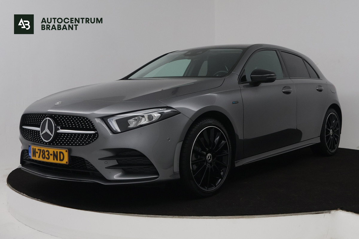 Mercedes-Benz A-Klasse 250 e Premium Plus (STOELVERWARMING, SFEERVERLICHTING, CAMERA, NAVIGATIE, CRUISE CONTROL)