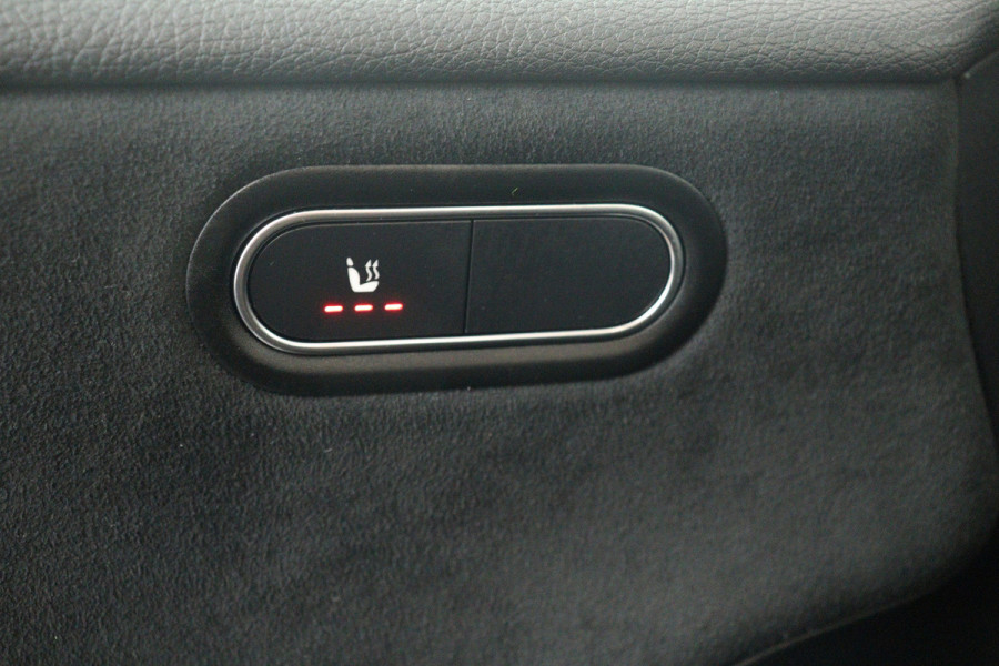 Mercedes-Benz A-Klasse 250 e Premium Plus (STOELVERWARMING, SFEERVERLICHTING, CAMERA, NAVIGATIE, CRUISE CONTROL)