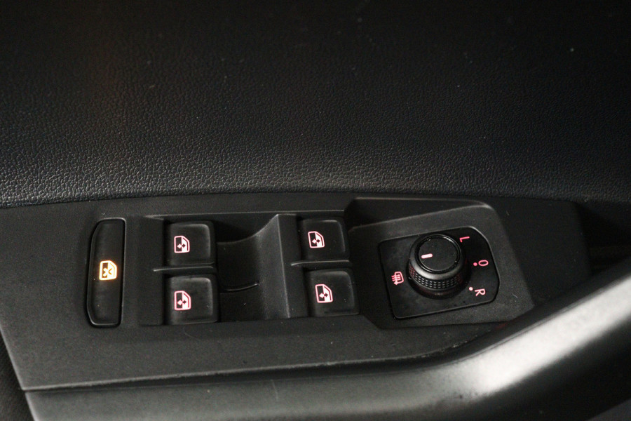 Volkswagen Polo 1.0 TSI Highline (CRUISE CONTROL ADAPTIEF, NAVIGATIE, CARPLAY)